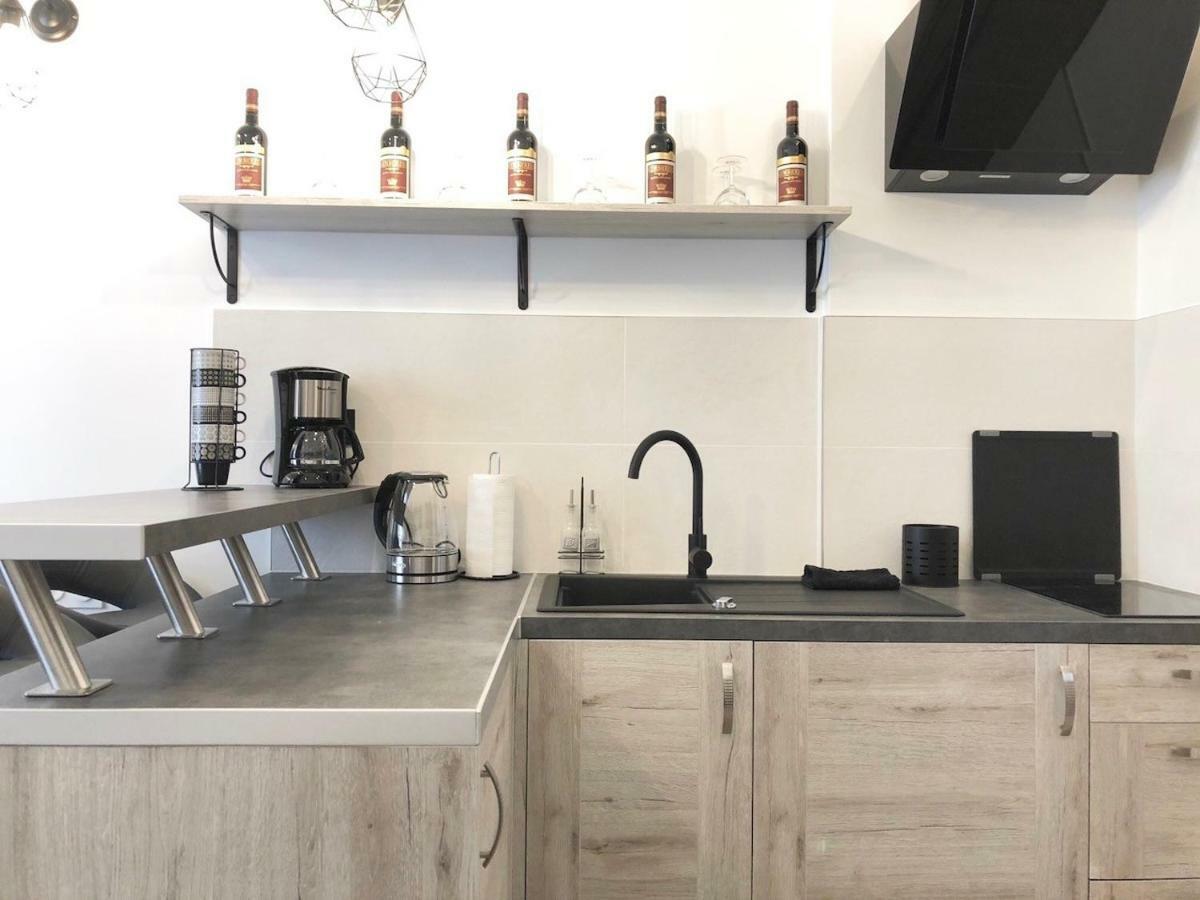 Nice Centre Flat - Modern, Quiet And Brand New מראה חיצוני תמונה